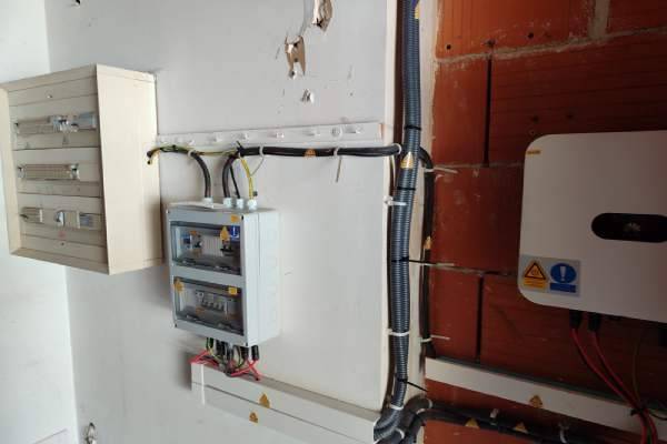 Installation de panneaux photovoltaïques avec onduleur centralisé à Toulouse 