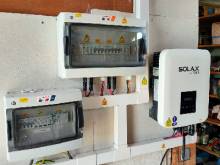 Notre zone d'activité pour ce service Installation de panneaux solaires Fronius sur toit plat avec batterie de stockage pour autonomie énergétique renforcée, effectuée par un installateur agréé